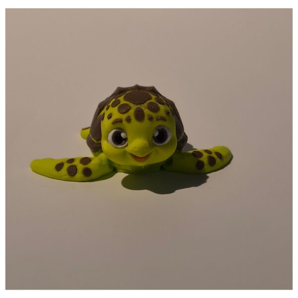 Terrarium met moeder zeeschildpad en kind