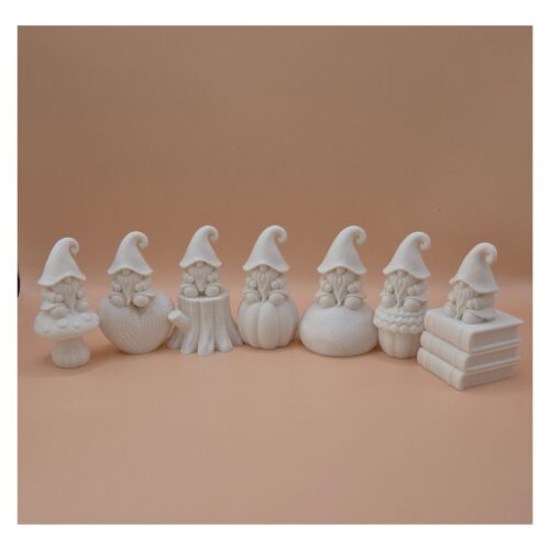 Boskabouters zittend op bijzondere plekjes – Set van 7 Decoratieve Kabouters